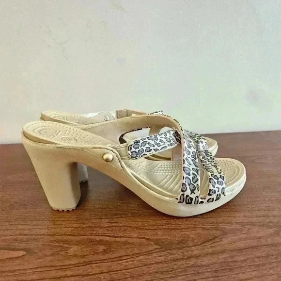 Crocs Women’s Leopard Print Lightweight Comfortable Open Toe Heels Size 10 - Picture 4 of 13